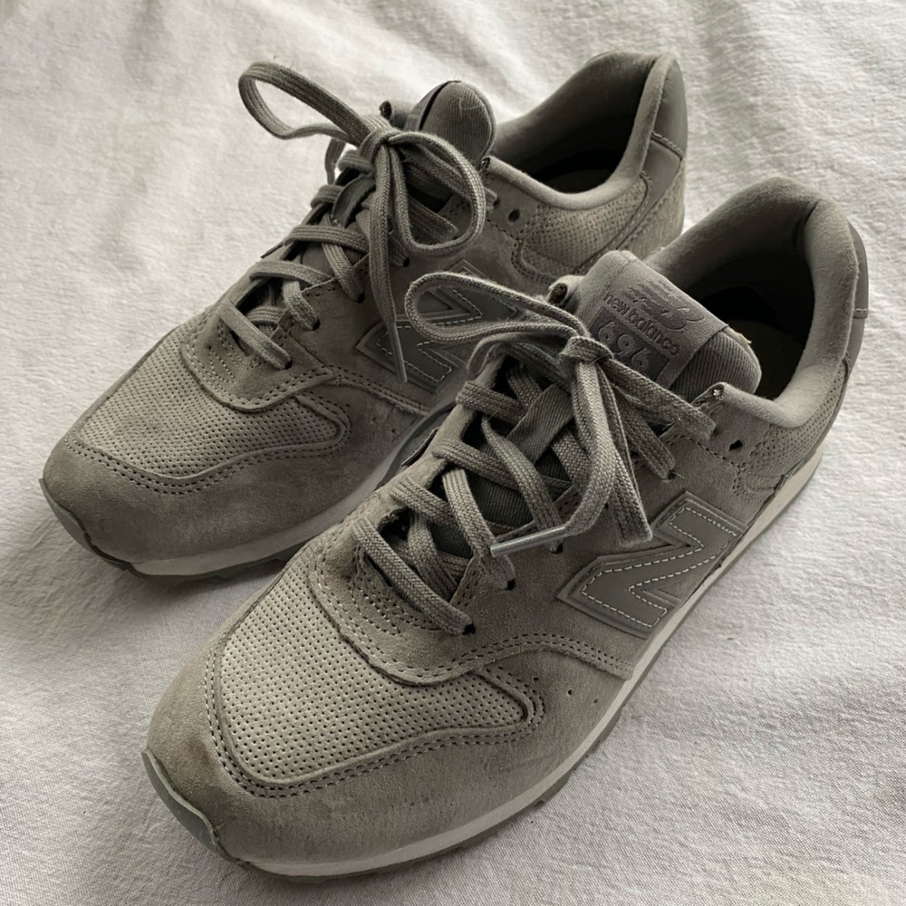 New Balance 696